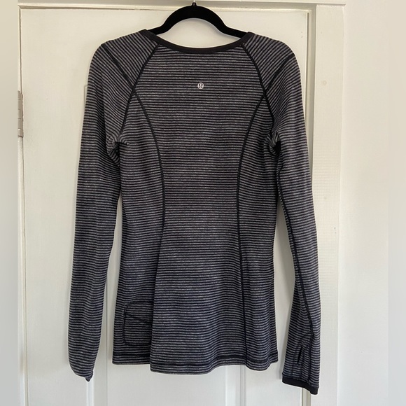 lululemon run • Turn Around Long Sleeve - Picture 16 of 16